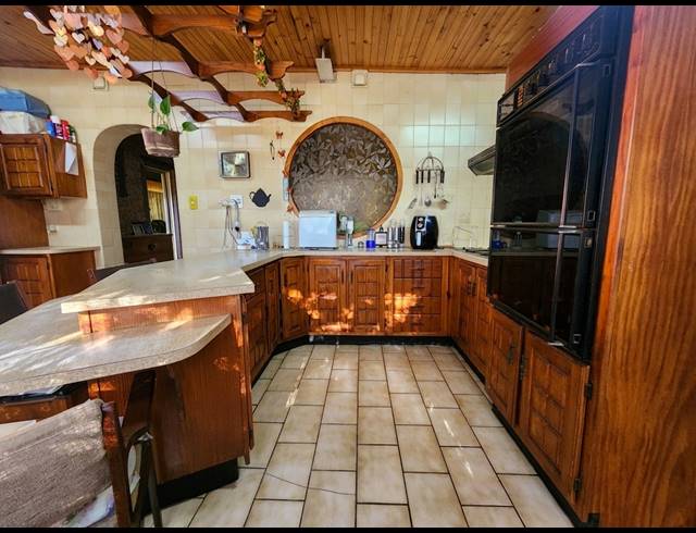 4 BEDROOM HOUSE FOR SALE IN THEOVILLE